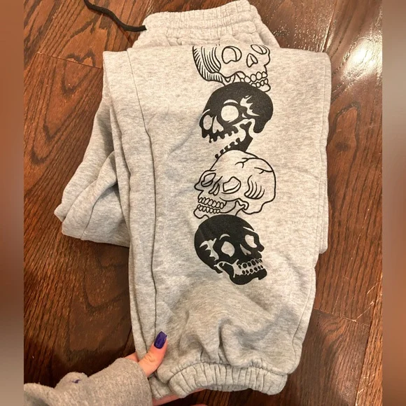 Gray Skull Print Joggers - Picture 3 of 8